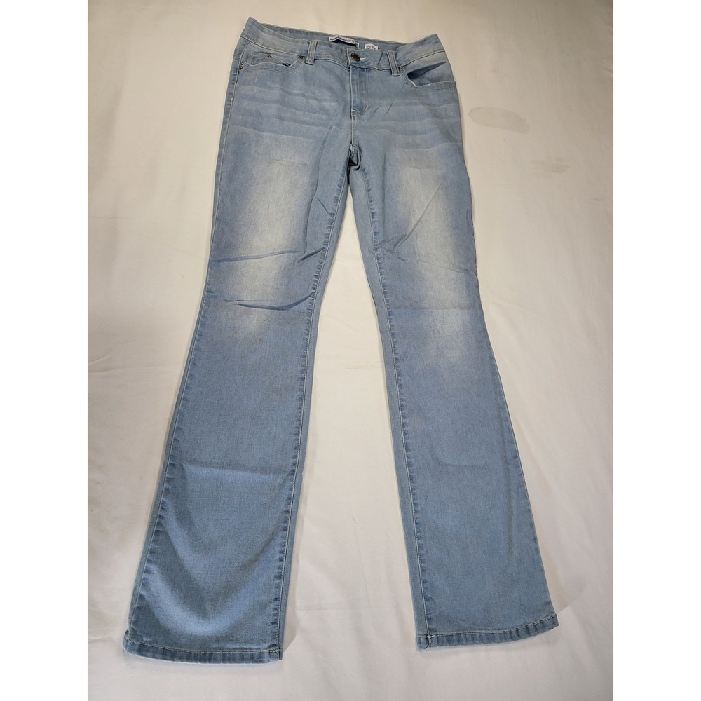 YMI WannaBettaButt Mid Rise Bootcut Jeans Light Wash Blue Denim Womens Size 9